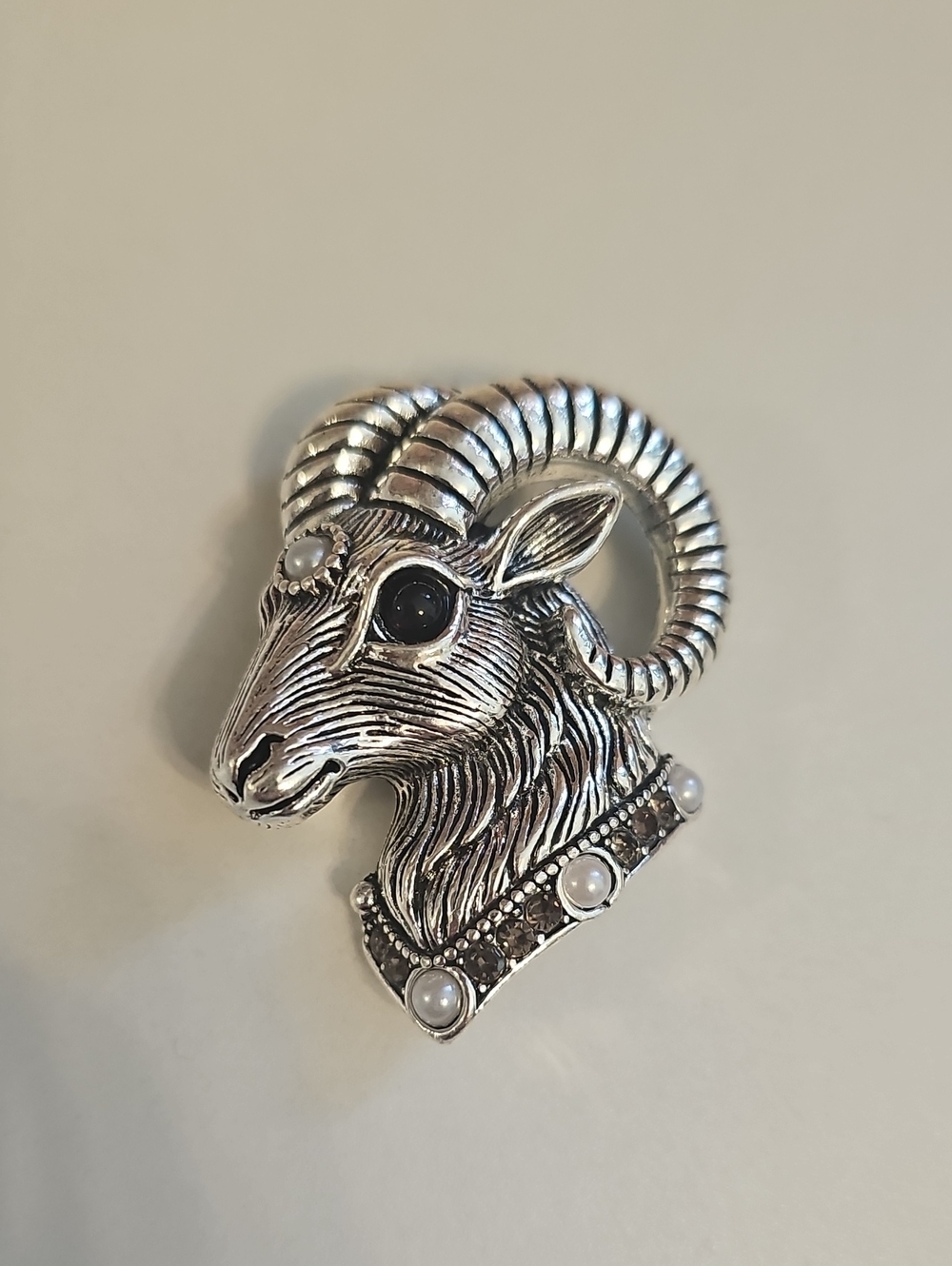 Goat Head Brooch Silver Tone Metal Embellished Rhinestone Pearl